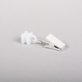 Plastic slider with metal curtain clips white colour 